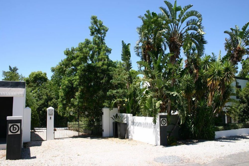 Bloomestate Luxury Retreat 50/61