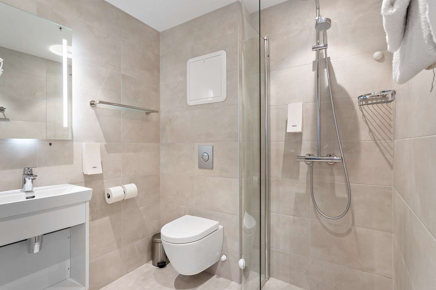 Standard, Double Bed, Bergen Harbour Hotel Worldhotels Crafted 3/3