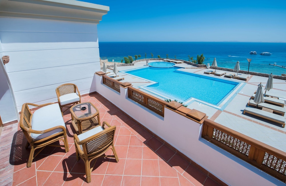 Reef Oasis Beach Resort 46/82