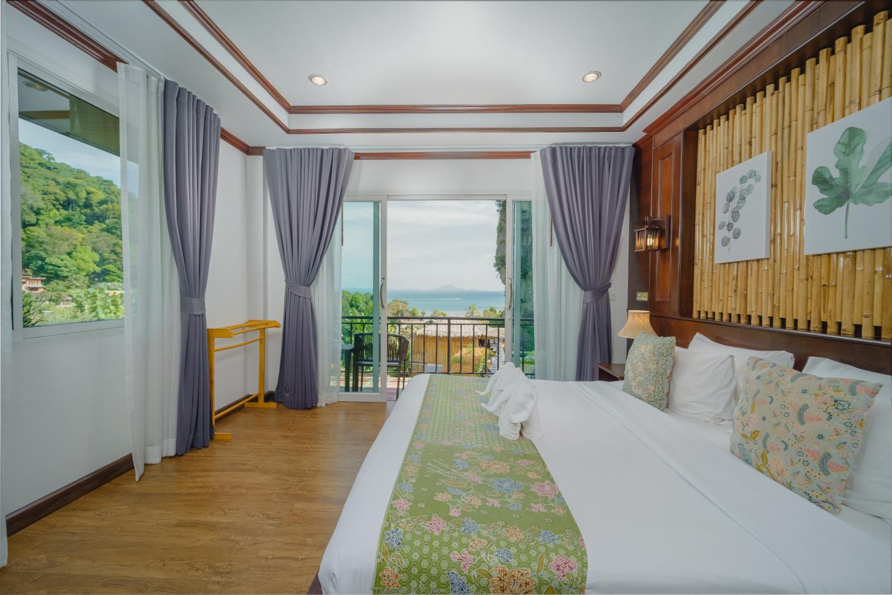 Grand, Deluxe, Double Bed, Sea View