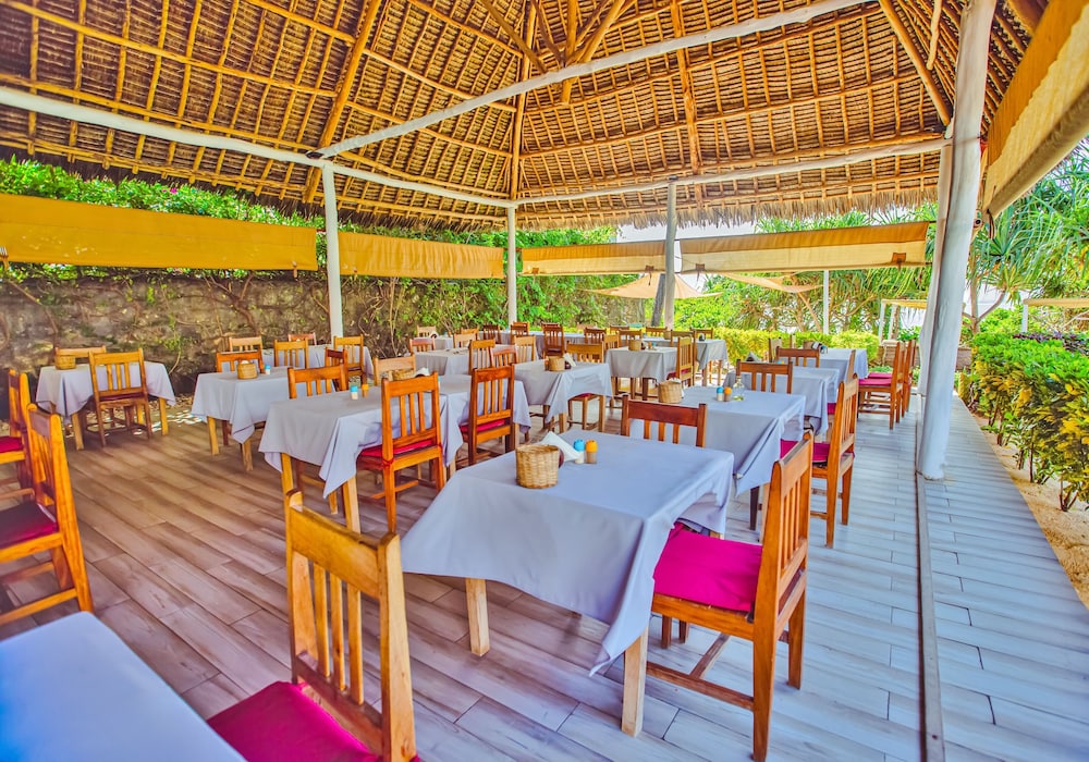 AHG Sun Bay Mlilile Beach Hotel 60/75
