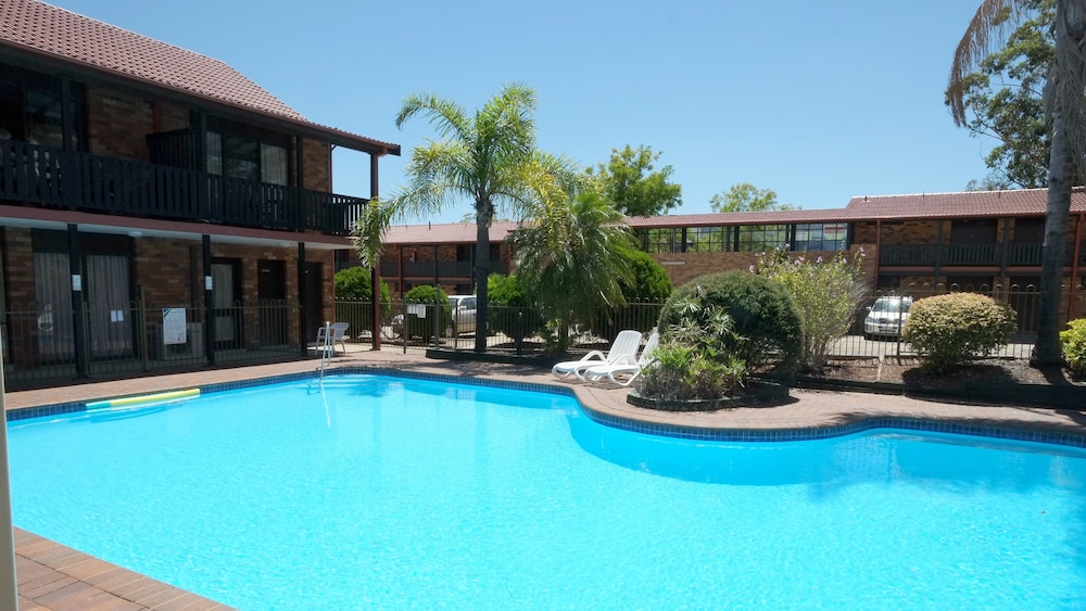 Maclin Lodge 6/36