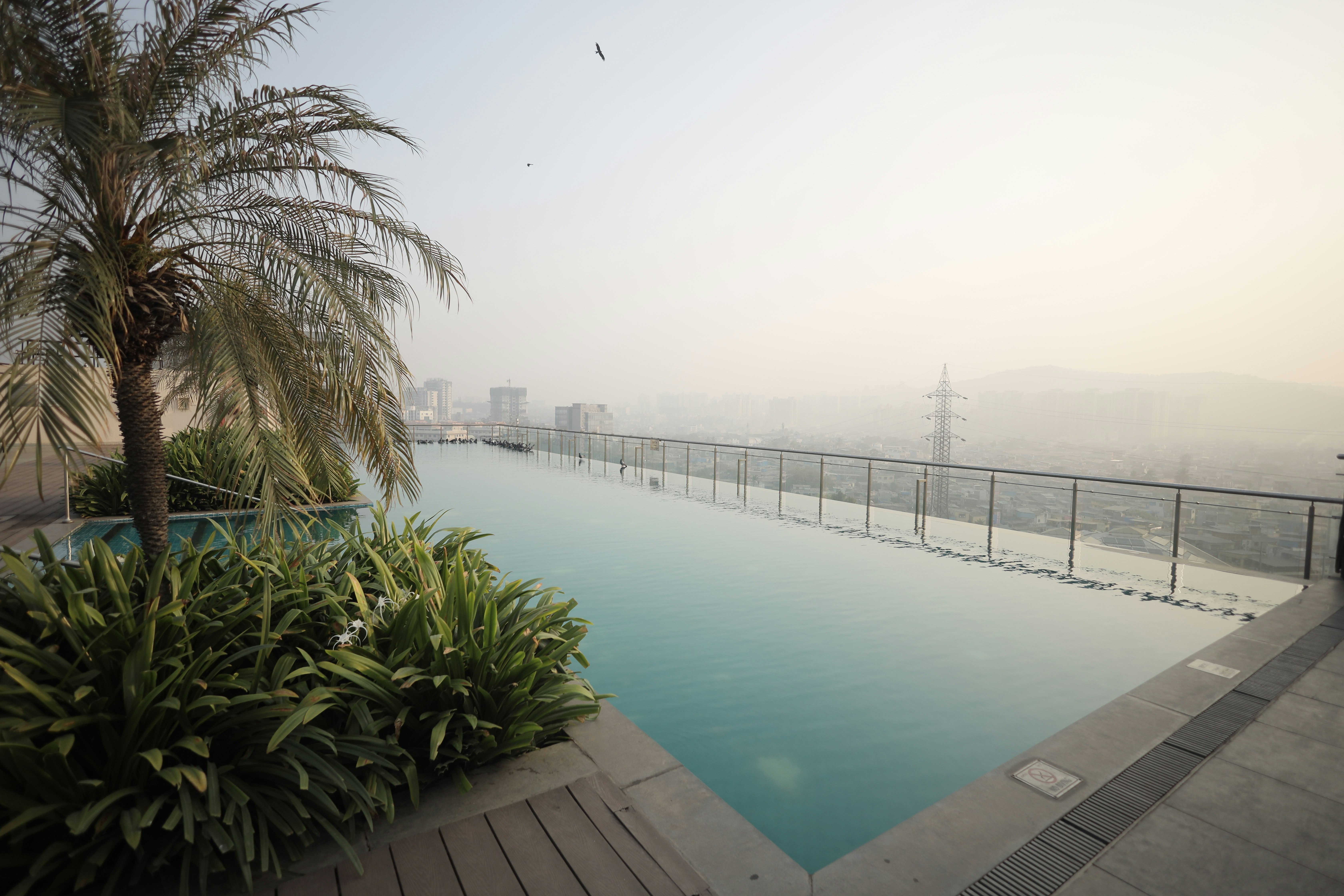 HOLIDAY INN MUMBAI INTERNATIONAL AIRPORT 69/72