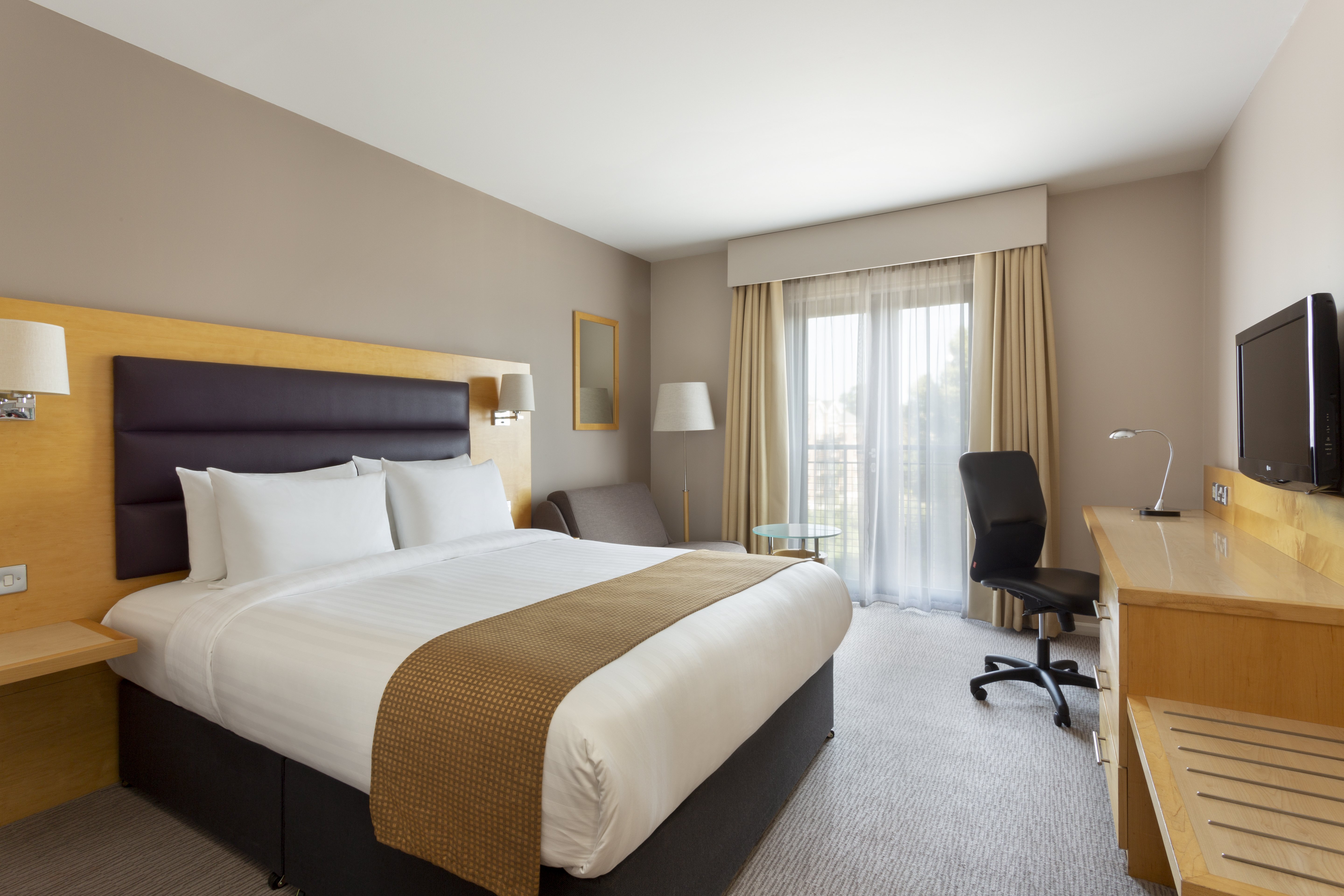 Holiday Inn London Brentford Lock 23/60