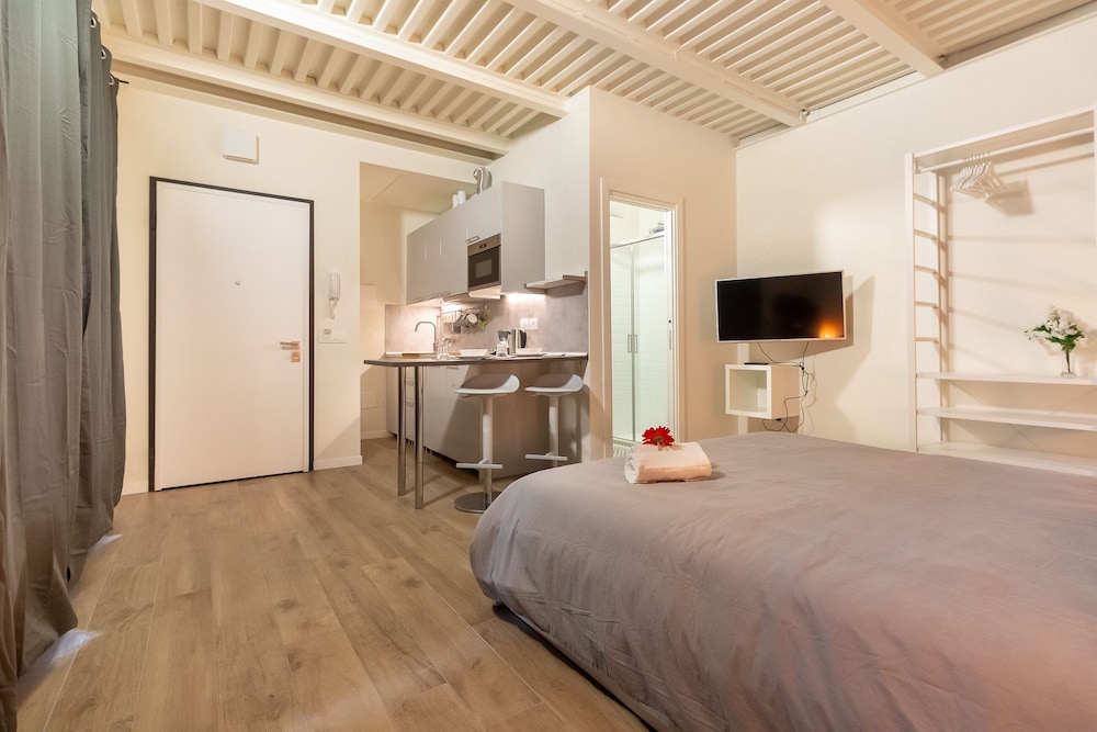 Alessia s Building- Affori FN 7/30