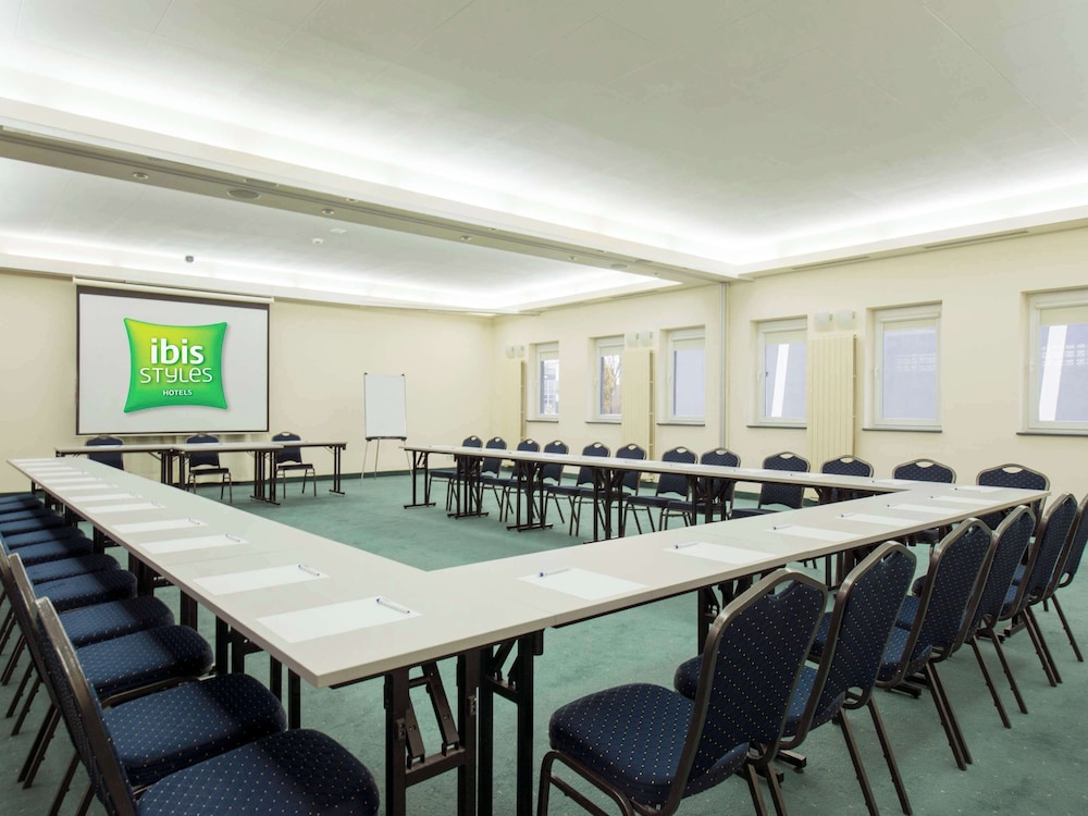 ibis Styles Warszawa West 63/71