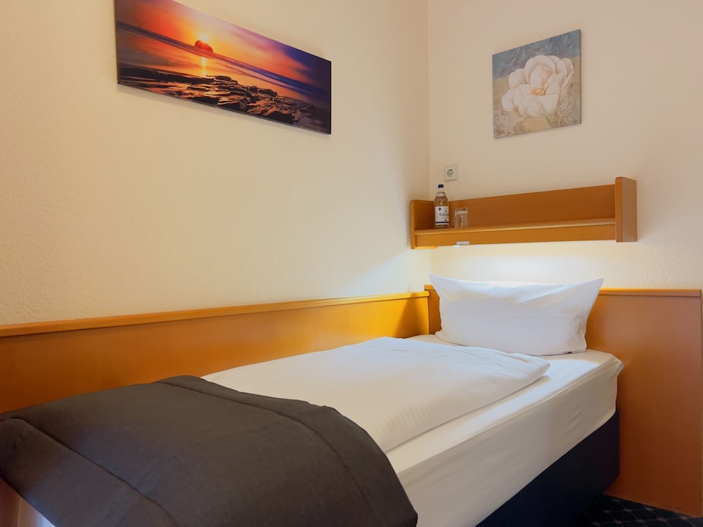 Elbbrucken Hotel 12/50