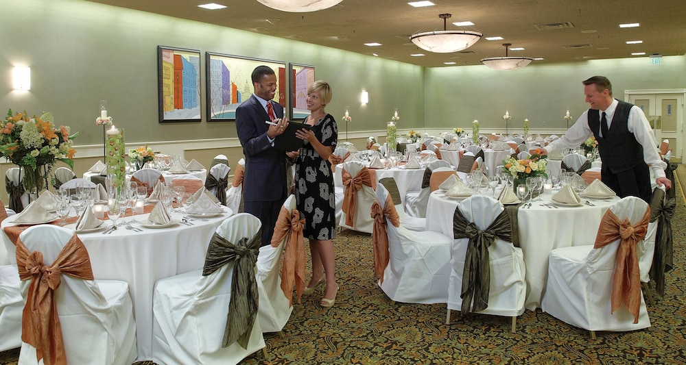 Best Western Plus the Normandy Inn Suites 25/31