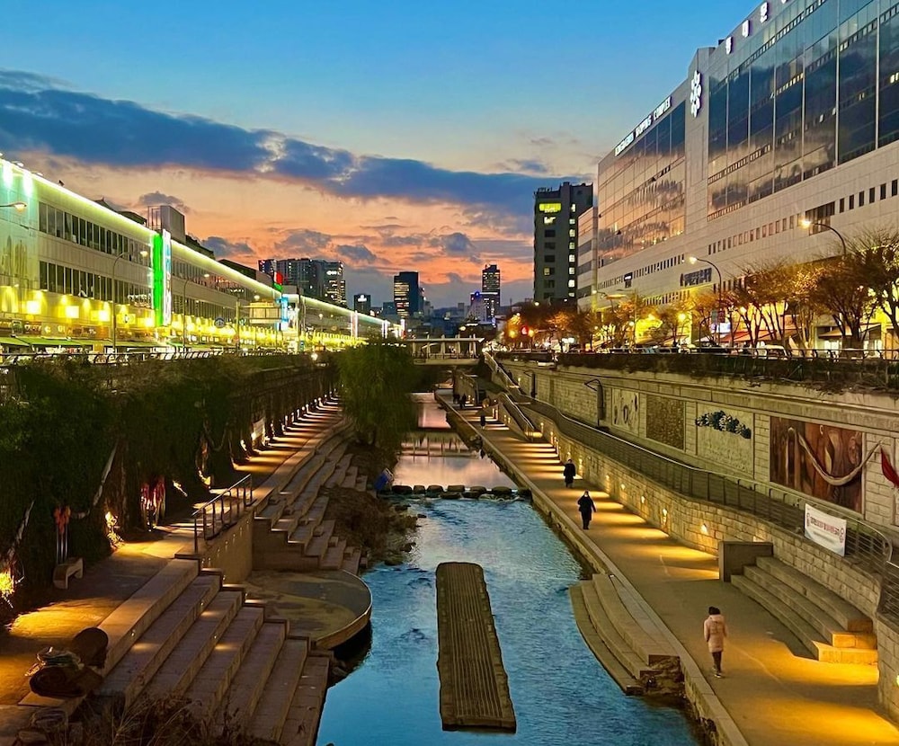 Artravel Myeongdong 43/48