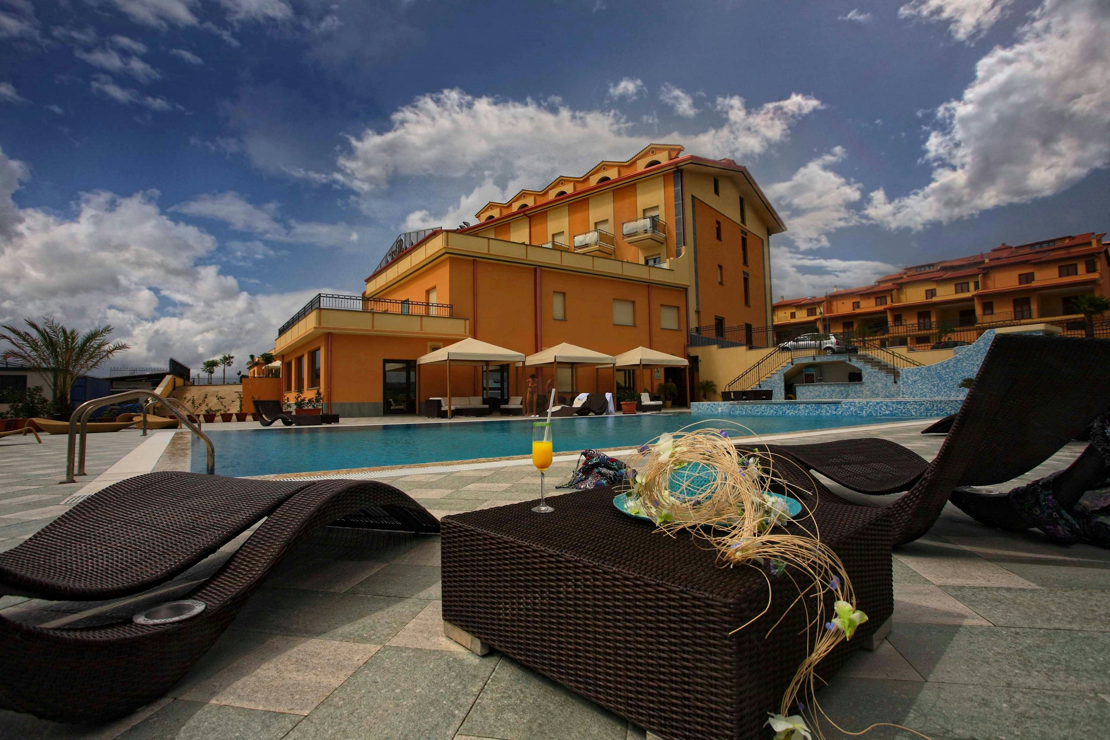 Grand Hotel Paradiso 40/43