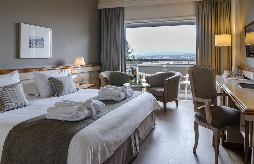 SUPERIOR, DOUBLE BED, CITY VIEW