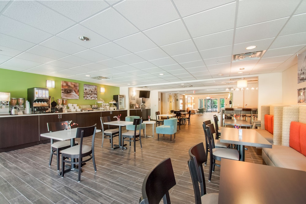 Sleep Inn & Suites Dover University Area 40/56