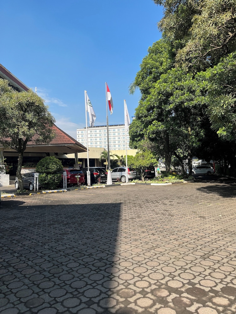 HORISON BANDUNG HOTEL 44/50