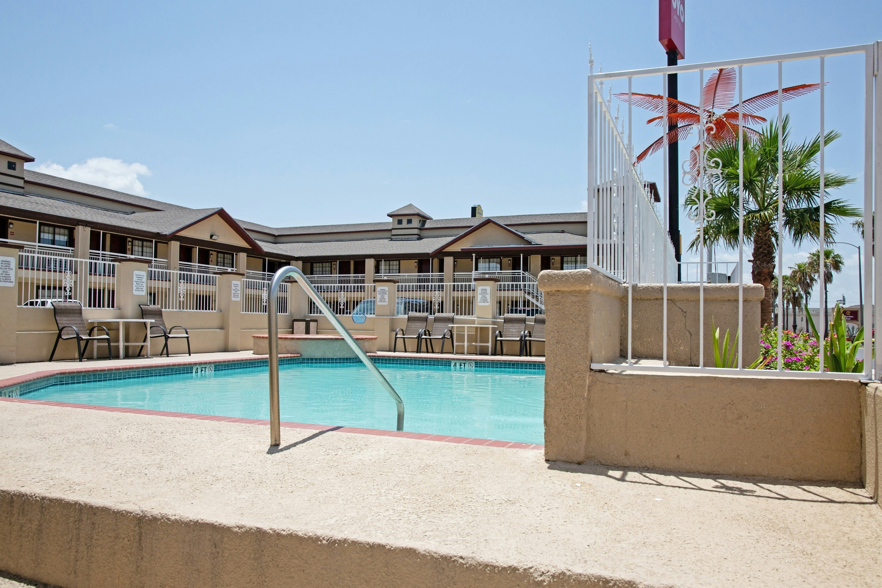 OYO Hotel McAllen Airport South 55/61