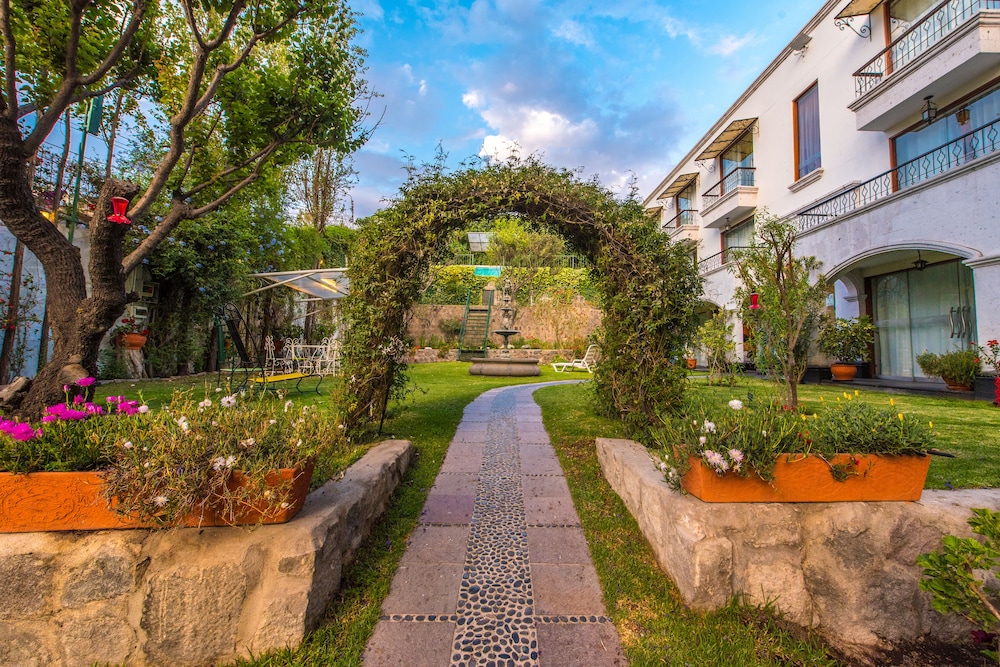 Hotel Boutique Villa Elisa 38/46
