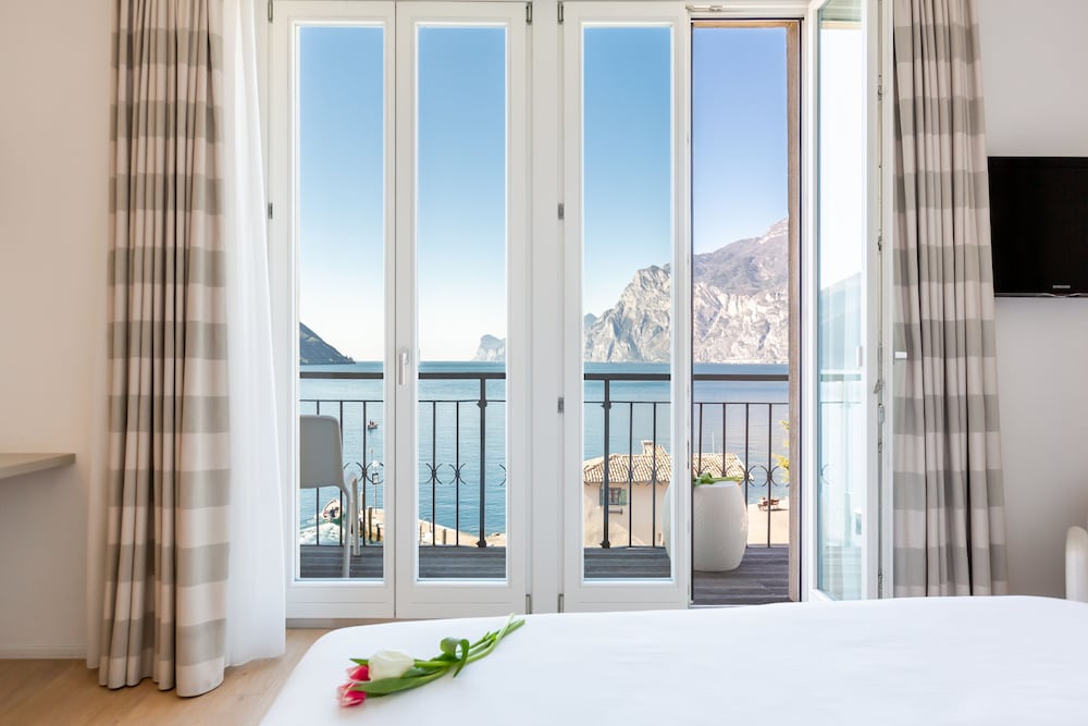 Hotel Lago Di Garda 34/77