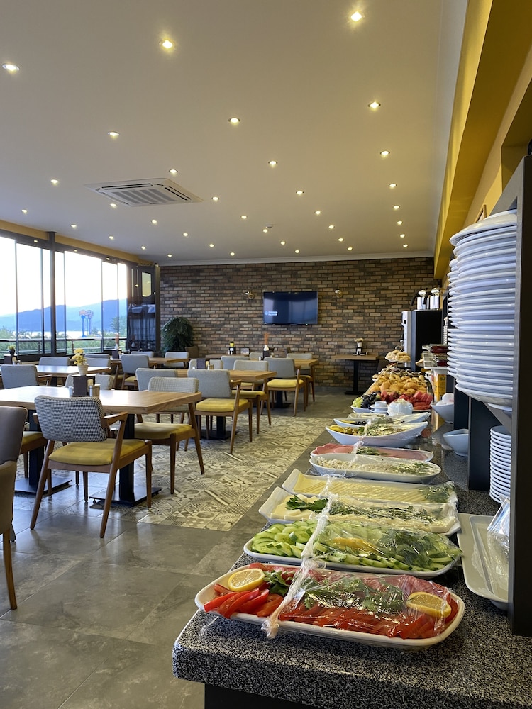 Roy Otel Akcay 37/50