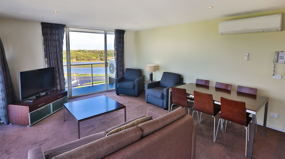 Lady Bay Resort 25/36