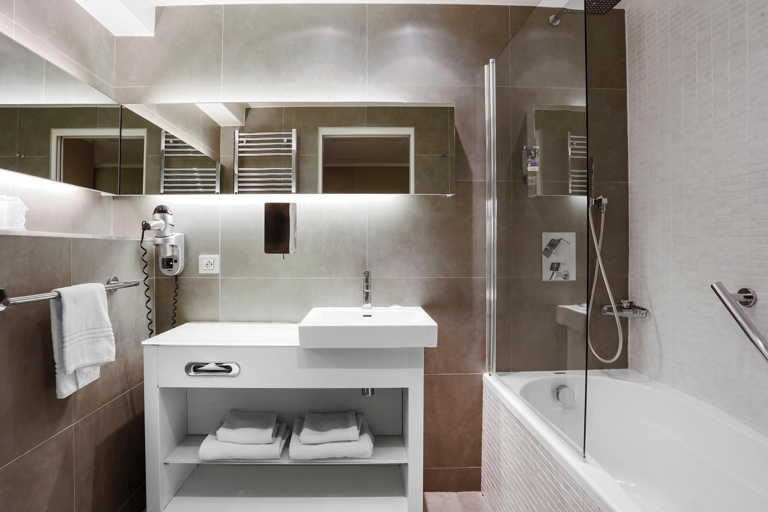 غرفة كلاسيكية بسرير كوين، Mercure Paris Vaugirard Porte de Versailles 5/7