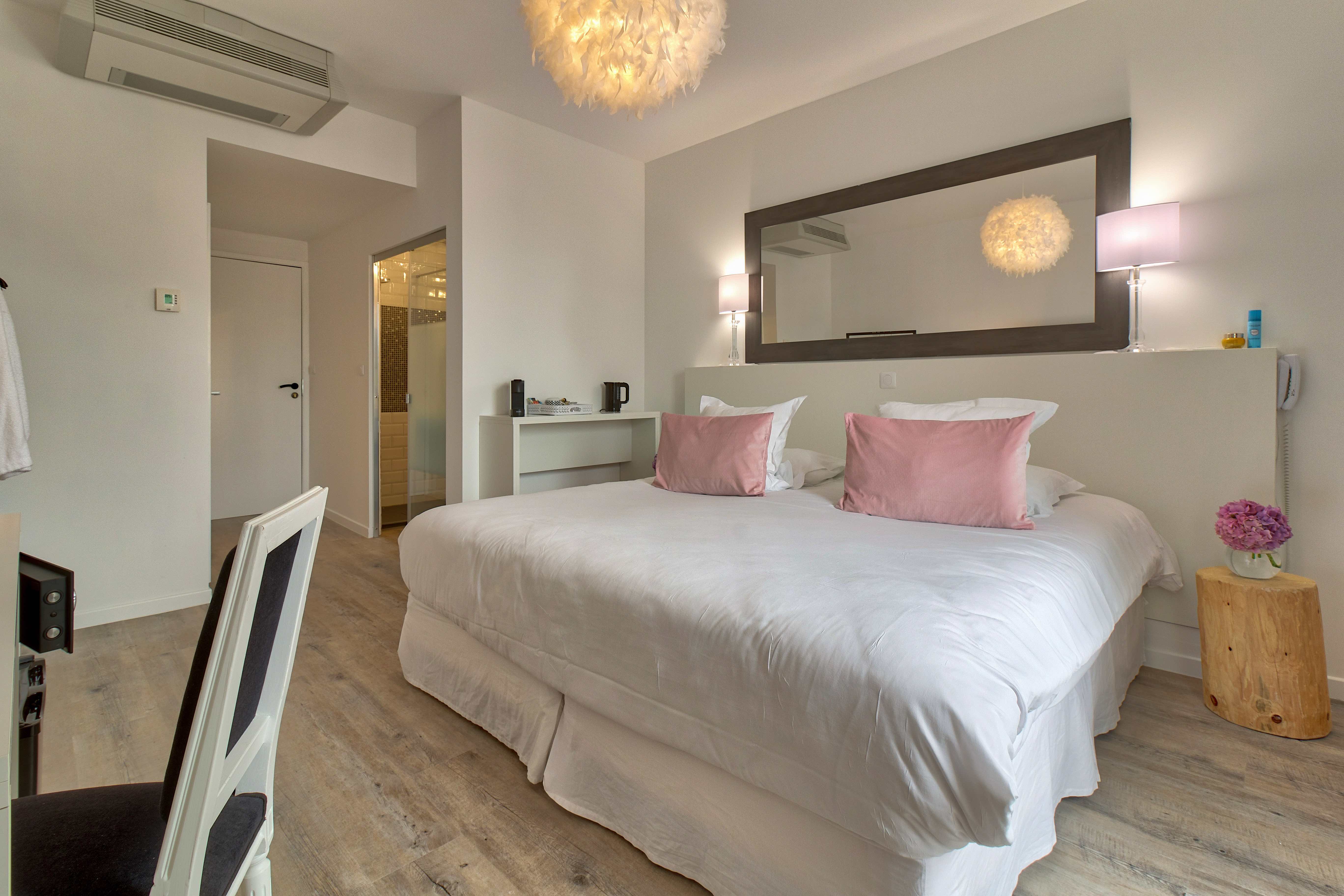 Standard, King Bed