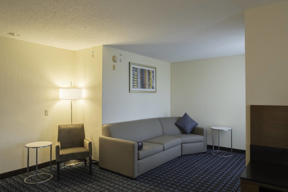 Fairfield Inn Suites Cleveland Streetsboro 27/36