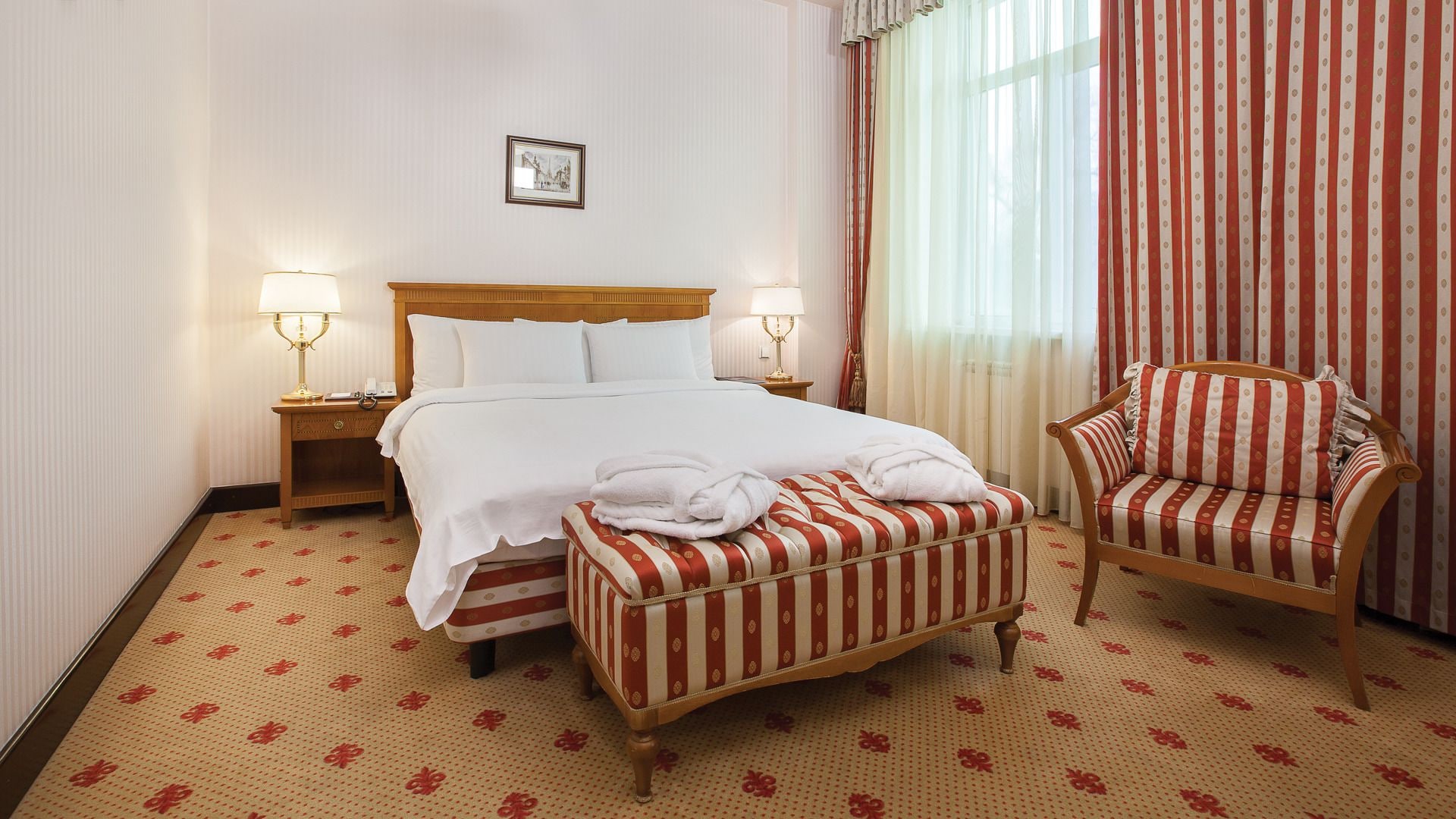 DELUXE, DOUBLE BED