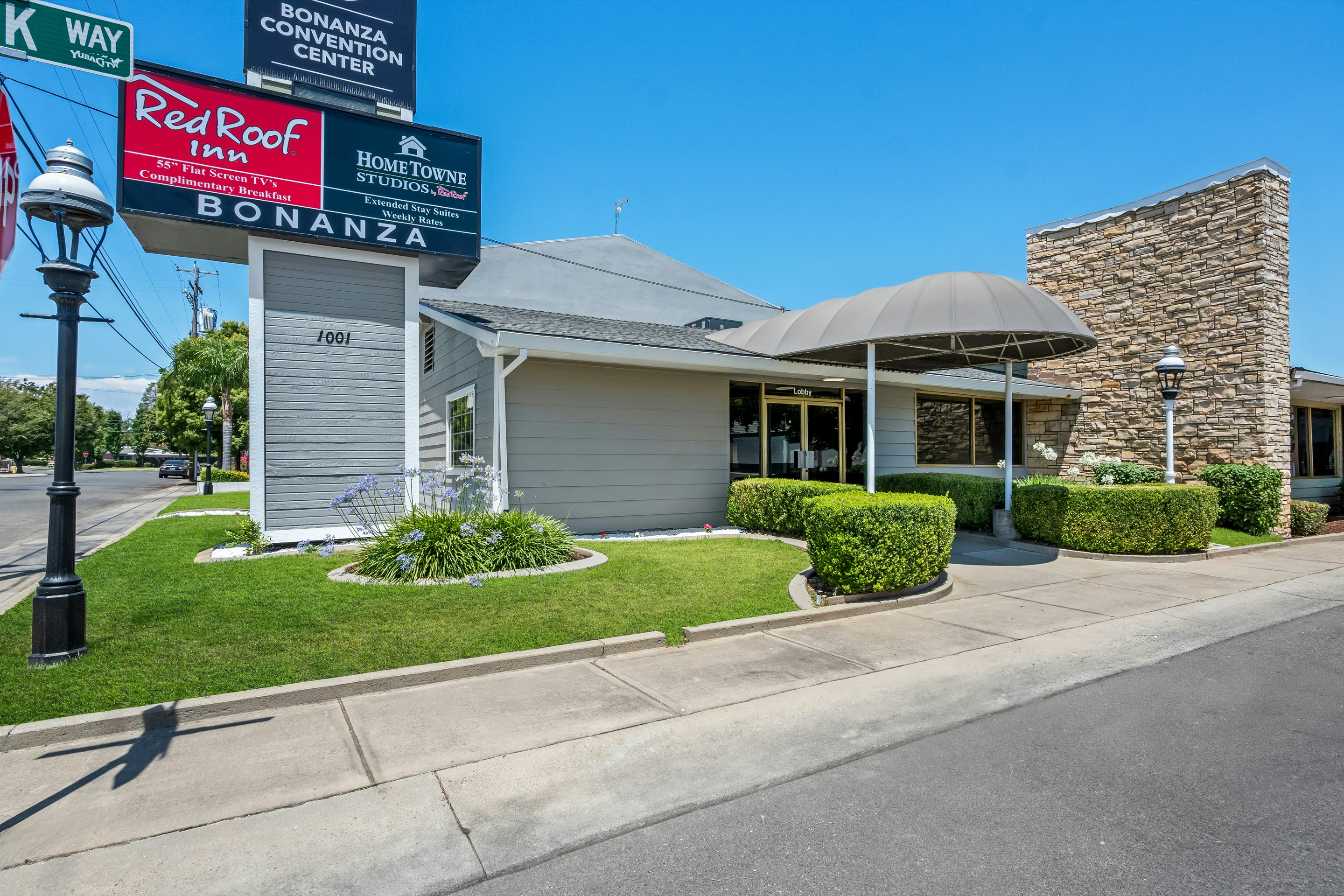 HomeTowne Studios by Red Roof Yuba City Bonanza - Marysville 30/32