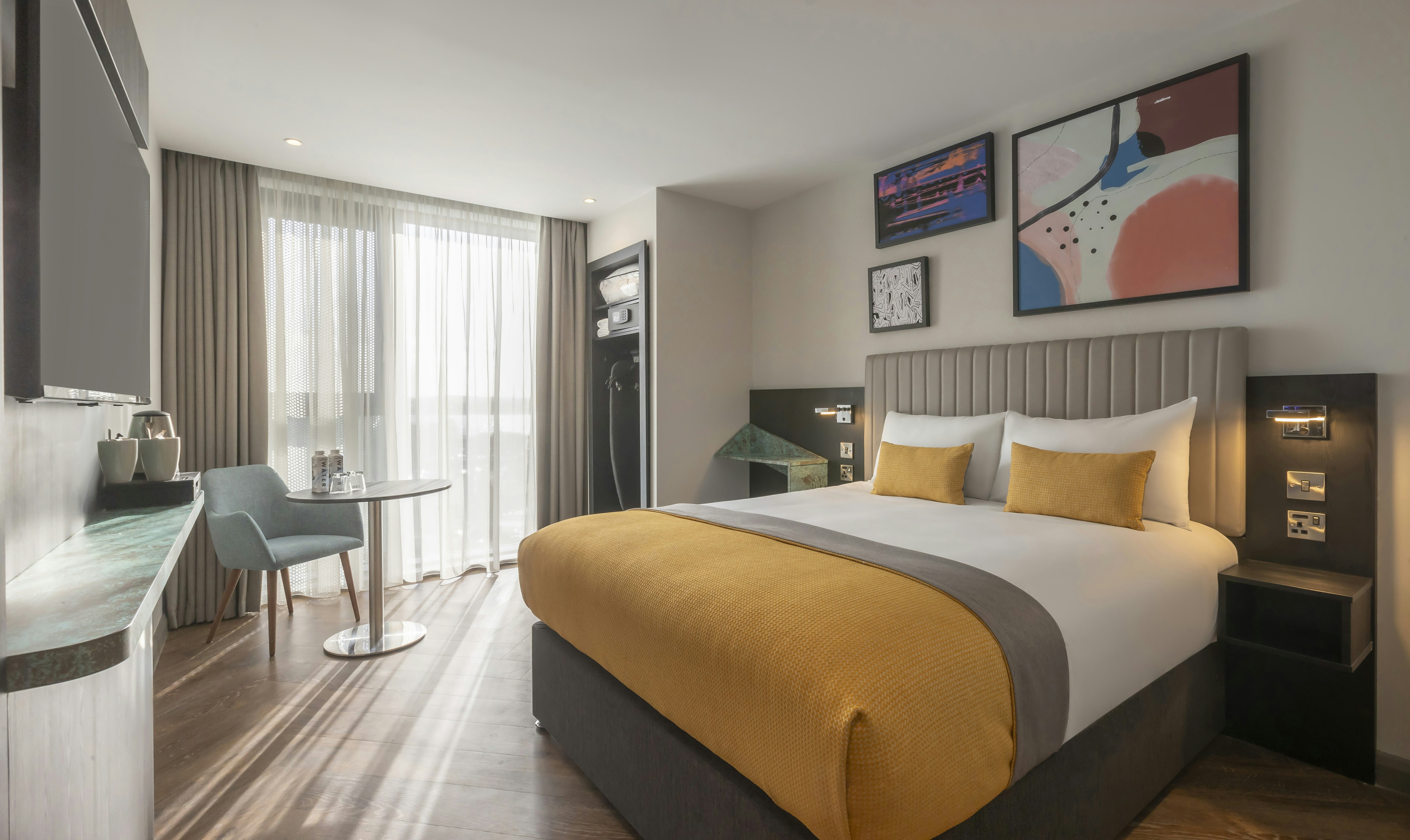 Deluxe, Double Bed