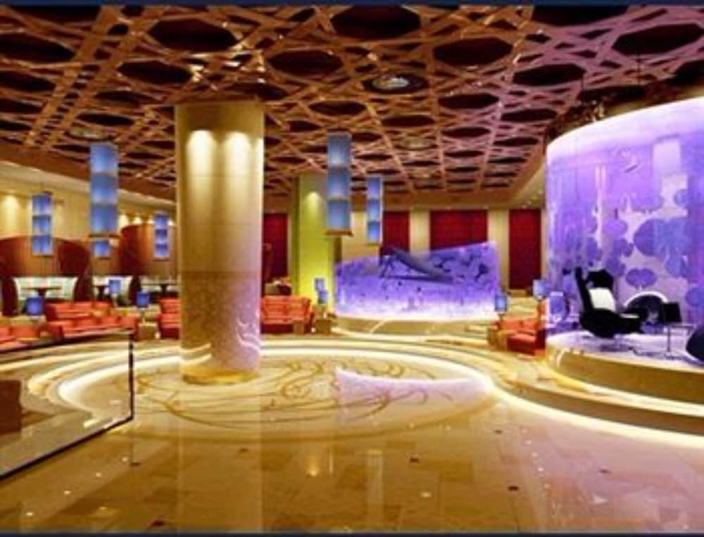 Sheng Du International Hotel 8/23