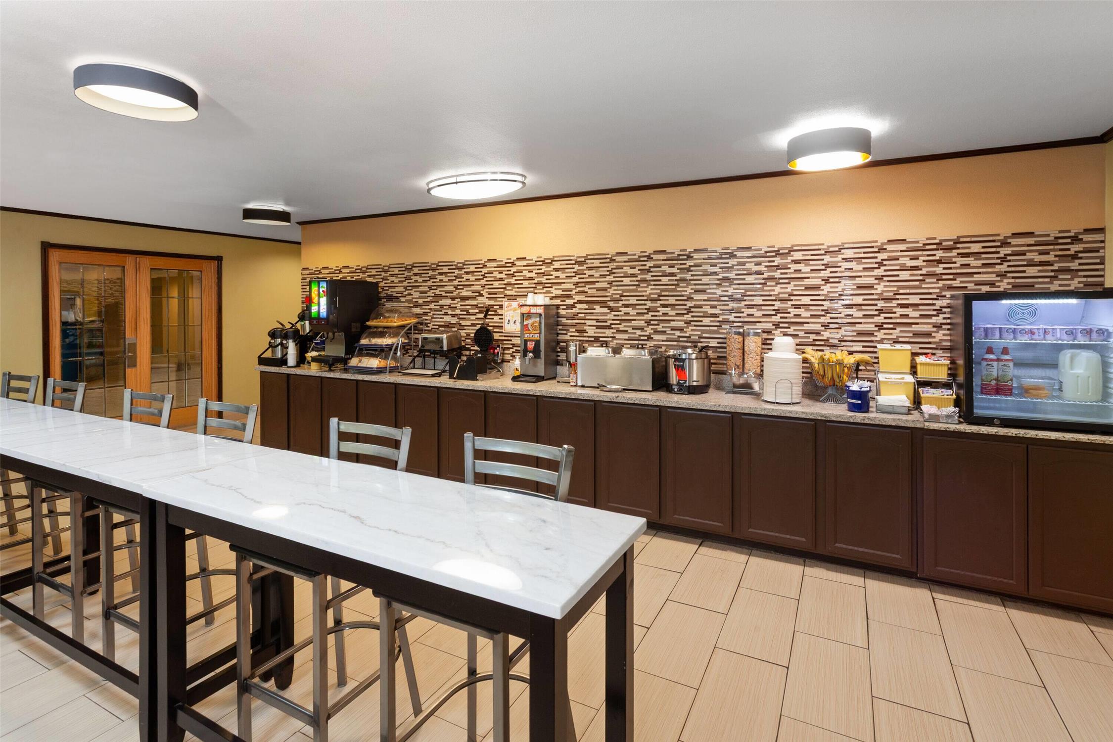 Days Inn & Suites By Wyndham Spokane Airport Airway Heights 27/41