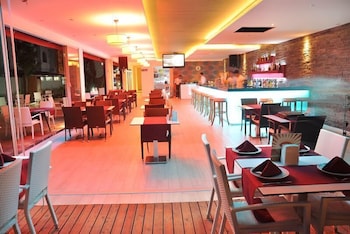 Delfino Boutique Apart Hotel 46/58
