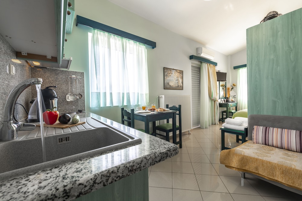 Irida Resort Suites 53/78
