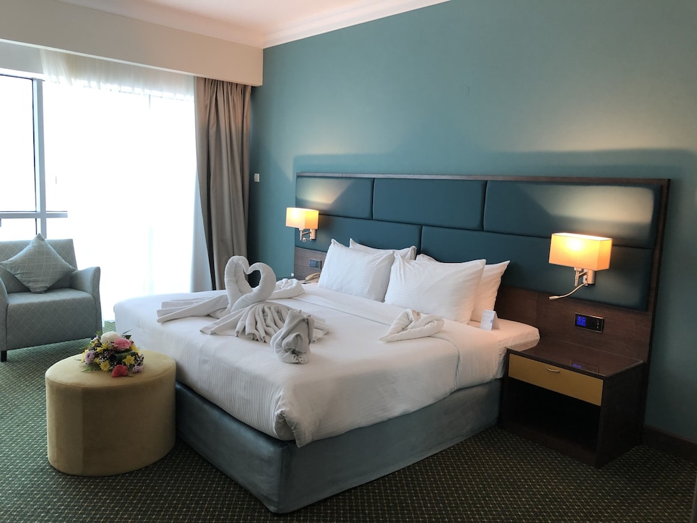 DoubleTree by Hilton Dubai Port Saeed. 13/65