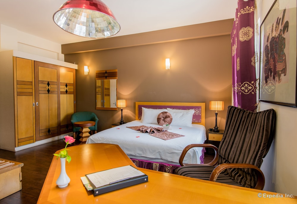 Golden Sun Villa Hotel 10/73