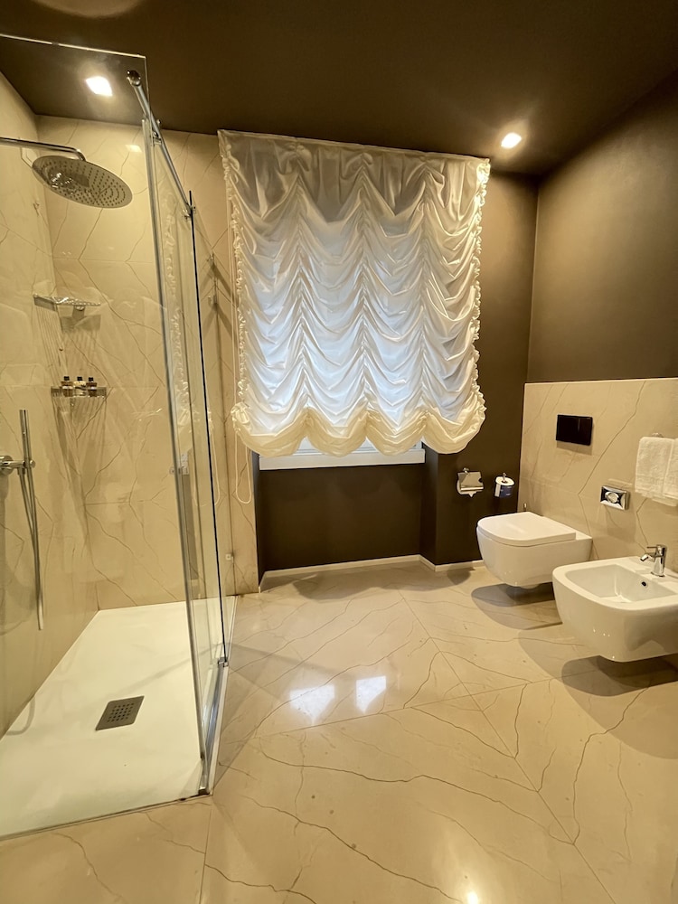 Palazzo Monga Boutique Guesthouse 62/66