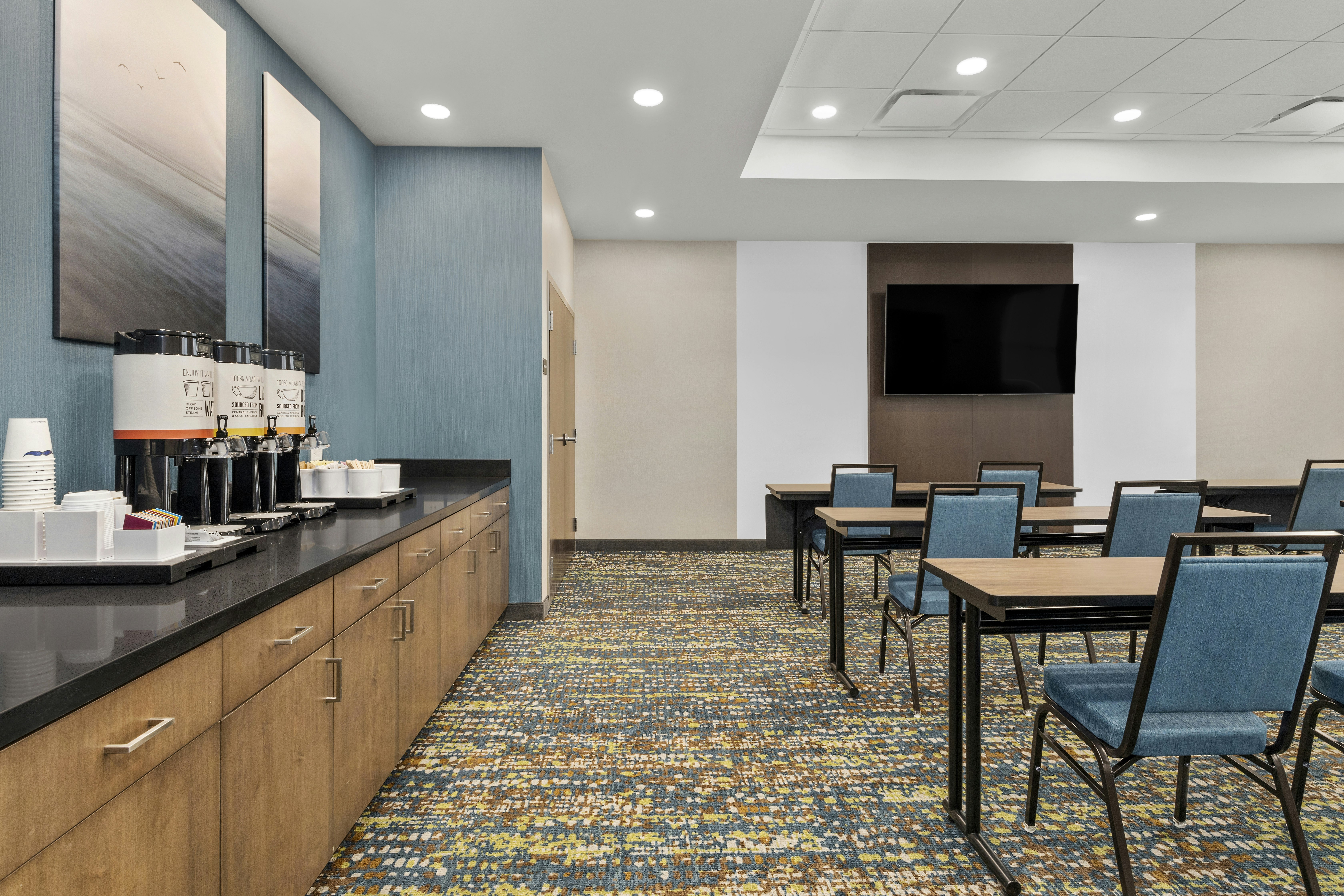 Hampton Inn by Hilton Cornwall 22/26