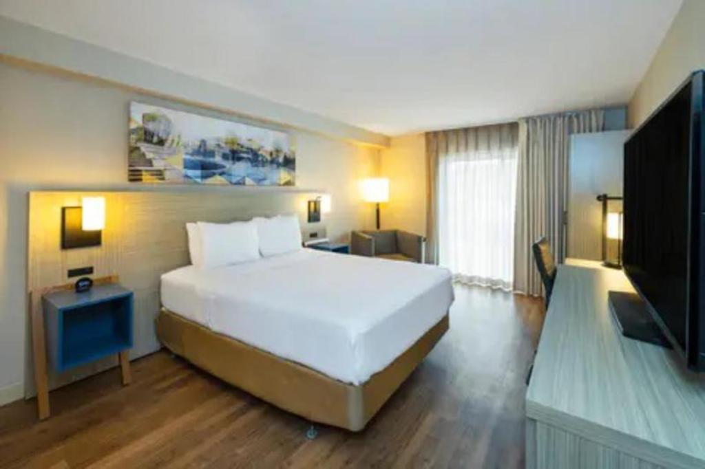 Upgrade, Efficiency, Suite, King Bed