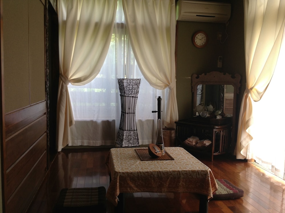 Milk-Ya Women-Only Guest House 30/50