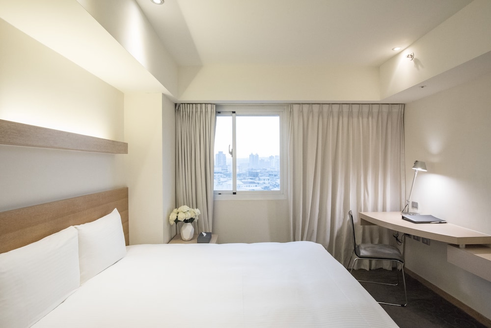 Beacon Hotel 28/69