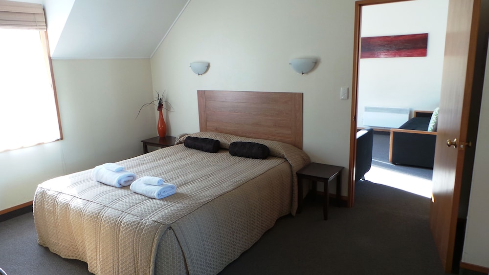 Owens Motel 23/63