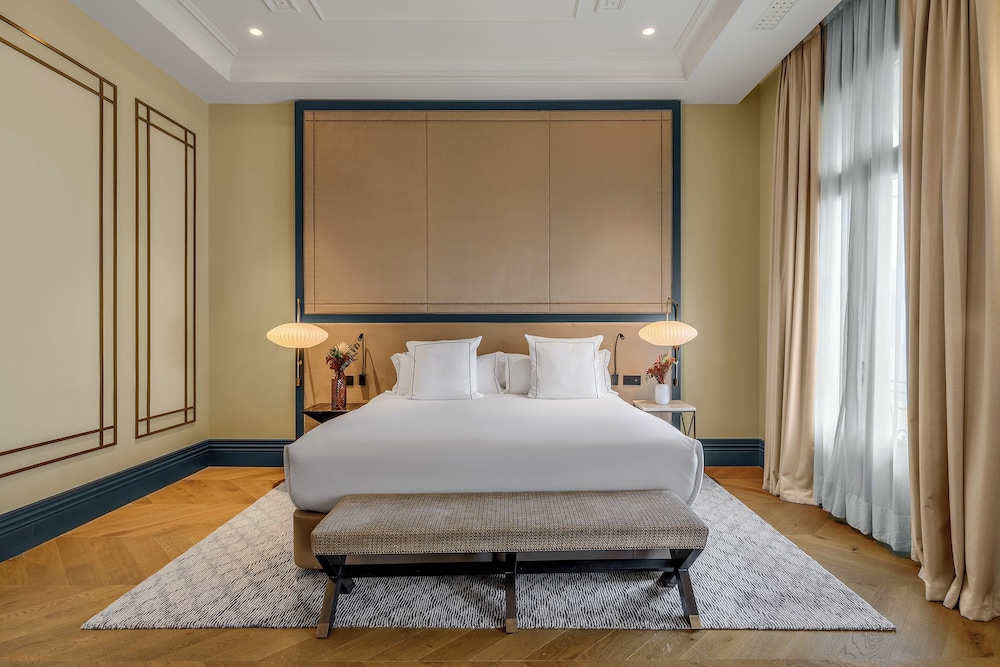 PREMIUM, KING BED