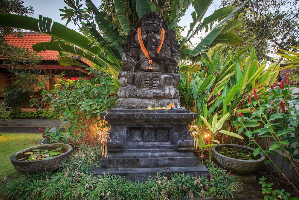 Pondok Anyar Inn 30/50