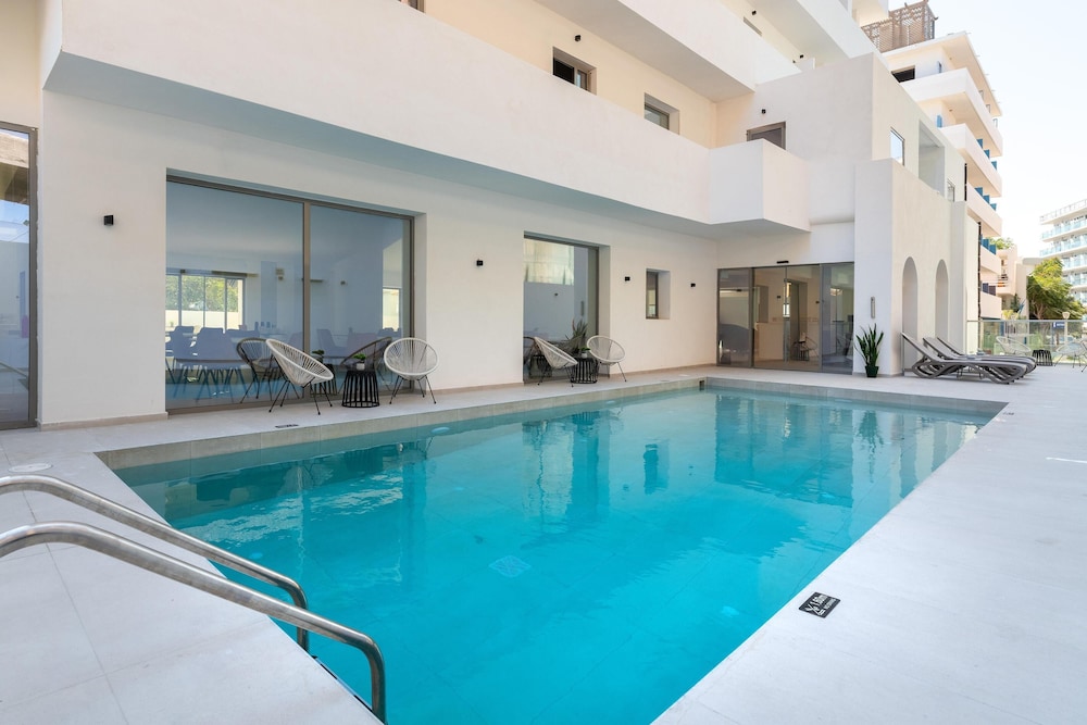 Rodos White Boutique Hotel 16/18