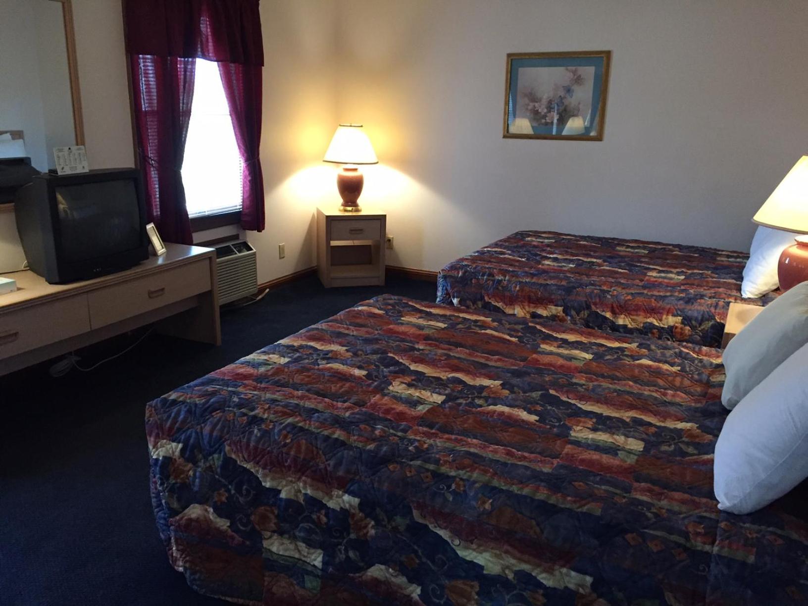 Twelve Oaks Inn 11/30