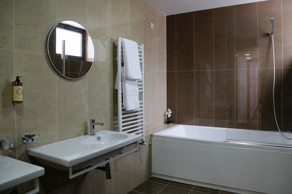 LBV HOUSE HOTEL 49/50