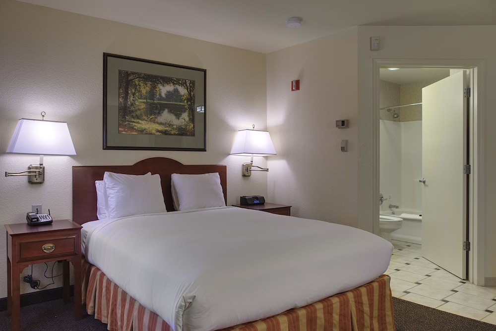 Larkspur Landing Hillsboro - An All-Suite Hotel 7/52