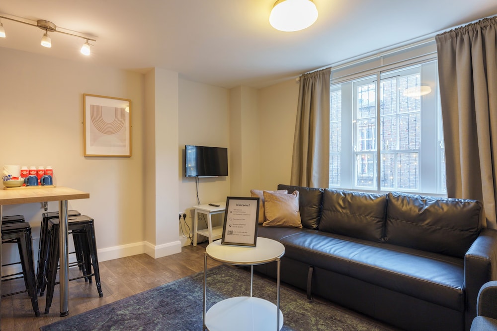 Temple Bar Lane - Adults Only 29/47