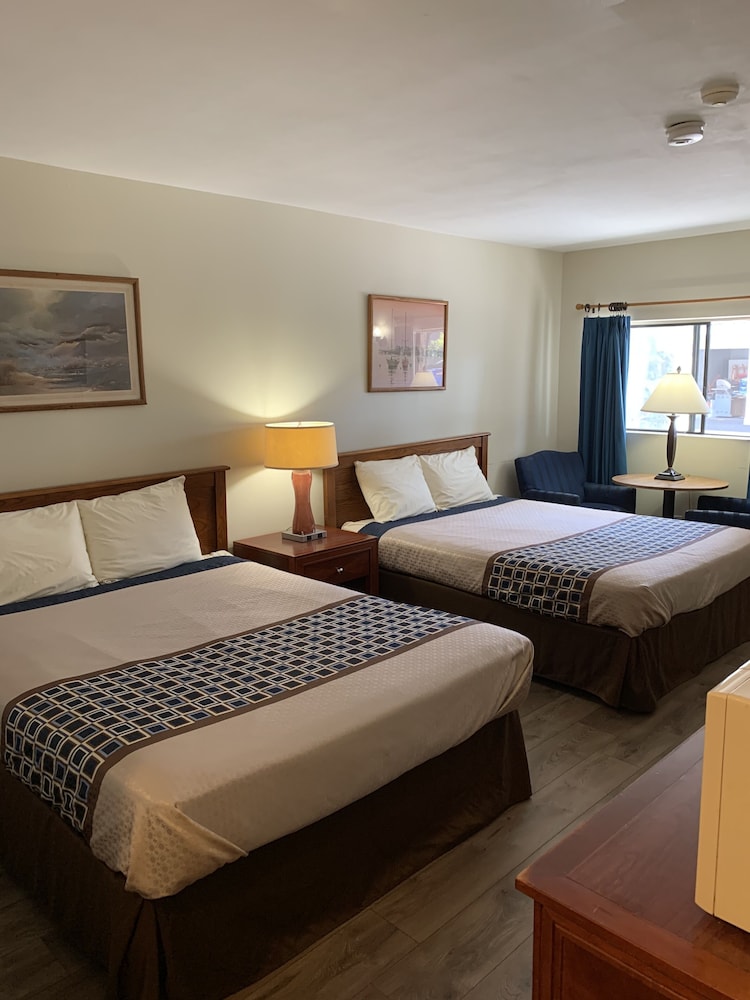 Magnuson Hotel Hampton NH 11/35