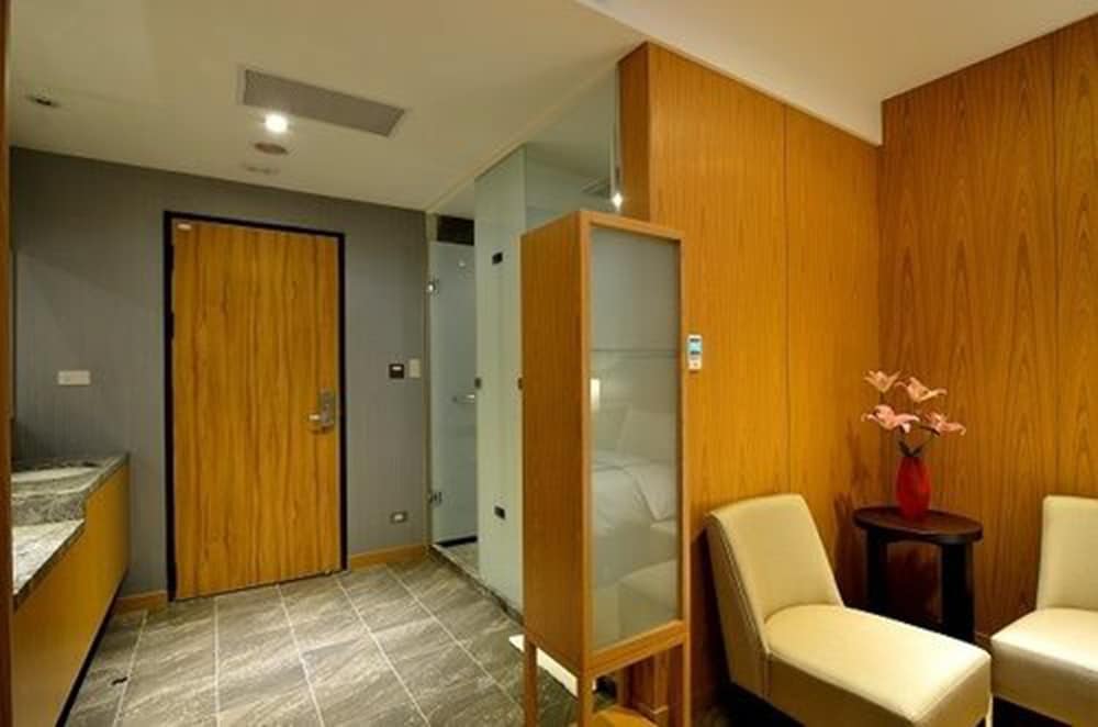 Friend Hotel Yoyo 35/67