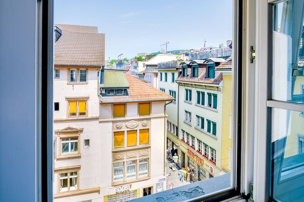 Hotel Old Town 3/25